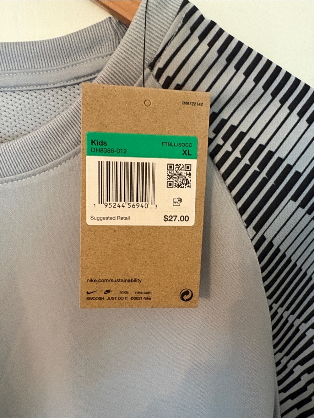 NWT Nike Light Gray Short Sleeve Training Jersey (XL youth/kids) - Picture 3 of 5